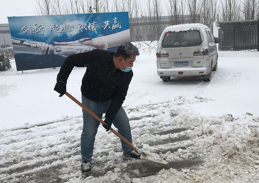博陽機械（xiè）：冬日掃雪、天寒暖人心