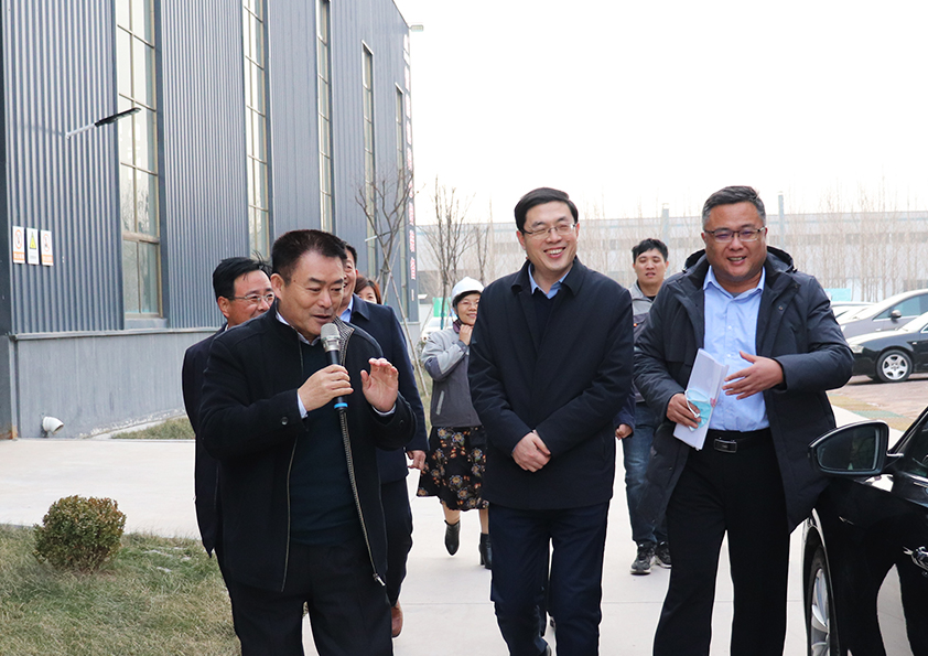 歡迎安丘市政府代市長喬日升（shēng）蒞臨博陽（yáng）機（jī）械參觀指導工作