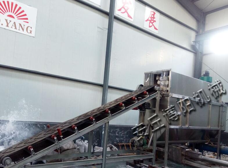 染料自動拆包機的相比人（rén）工的性能優勢