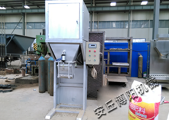 飼料自（zì）動包裝機具體是怎麽完成工作的