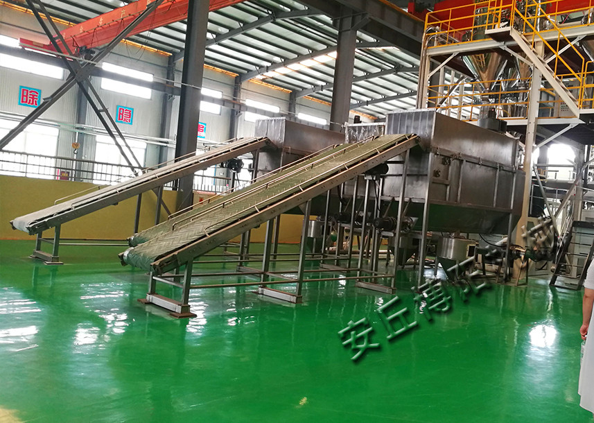關於安丘博（bó）陽粉料自動拆包（bāo）機的（de）技（jì）術（shù）特點