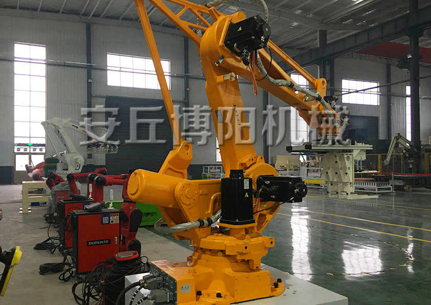 安丘博陽機械自動碼垛機器人有哪（nǎ）些（xiē）顯著特點?