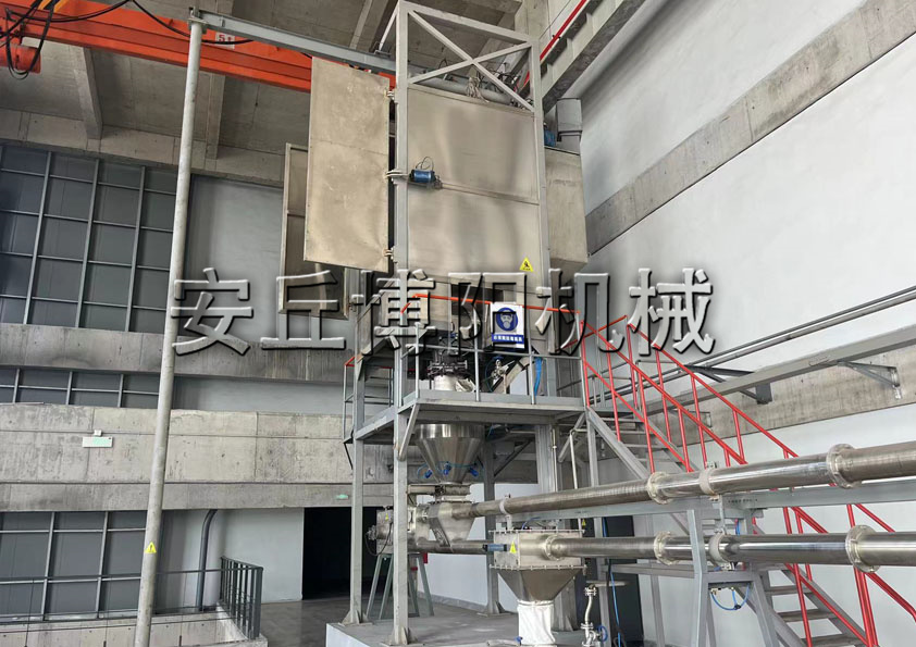 氧化鋅(xīn)粉噸袋拆袋(dài)機避免了割刀對物料袋的損害