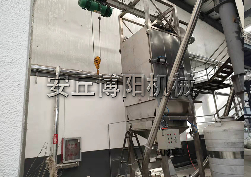 安丘（qiū）博（bó）陽片堿噸袋拆袋機（jī）可根據客（kè）戶需求來製定配套方案