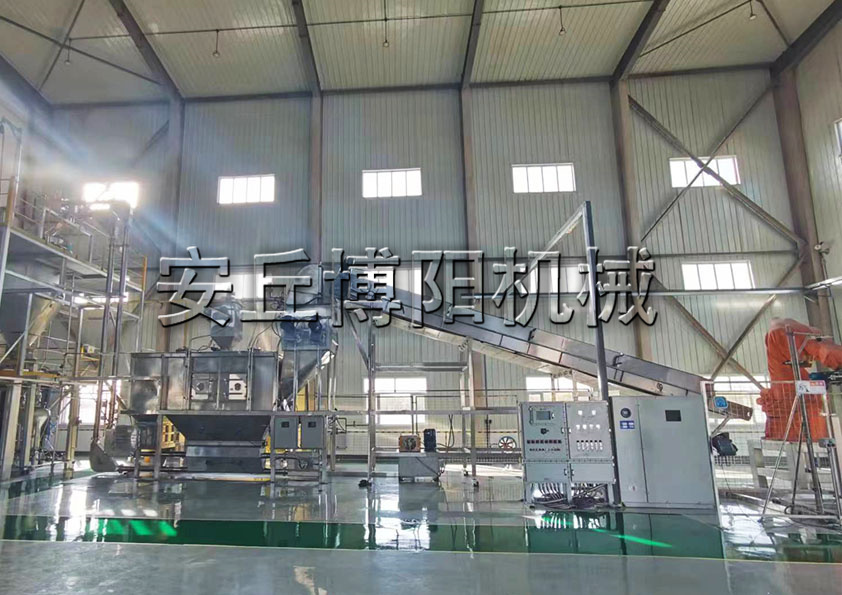 小蘇打自動拆(chāi)包機械手解決人工拆包(bāo)上料難題
