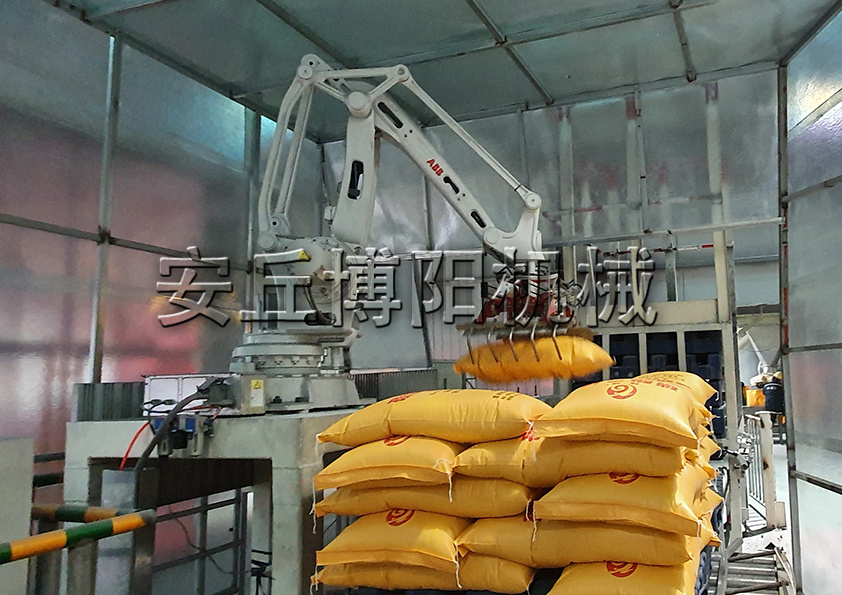 安丘博陽機械飼料全（quán）自動碼垛（duǒ）機具備六（liù）大優點
