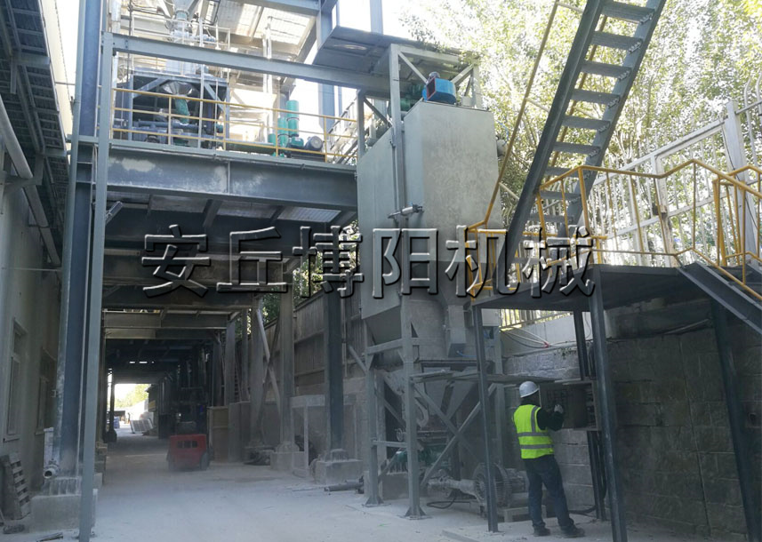 關於石灰石噸袋拆袋機的具體（tǐ）操作流（liú）程