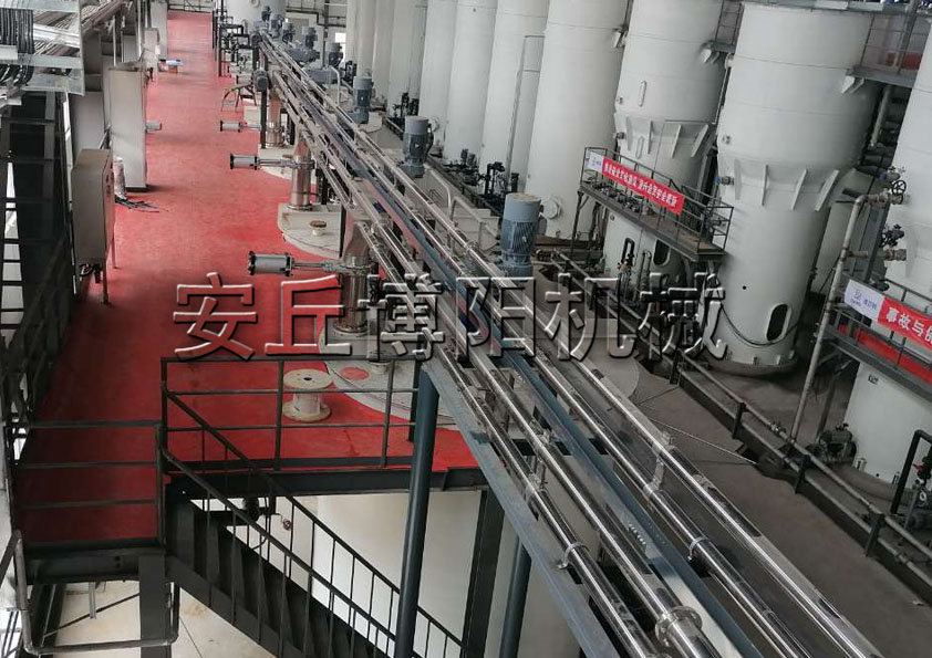 碳酸鈣管鏈輸送（sòng）機 管鏈式輸送機不受場地限（xiàn）製