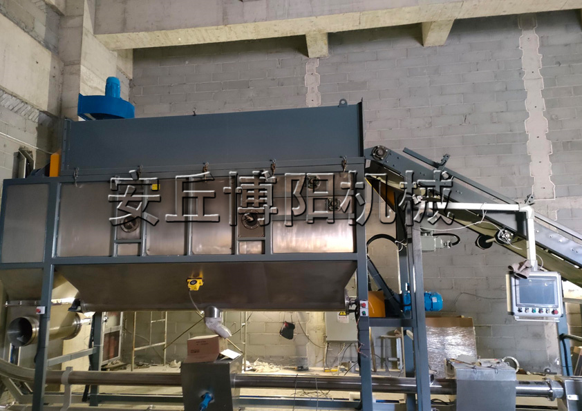 飼料顆粒（lì）自動破袋機 無塵自動拆包機的（de）特點