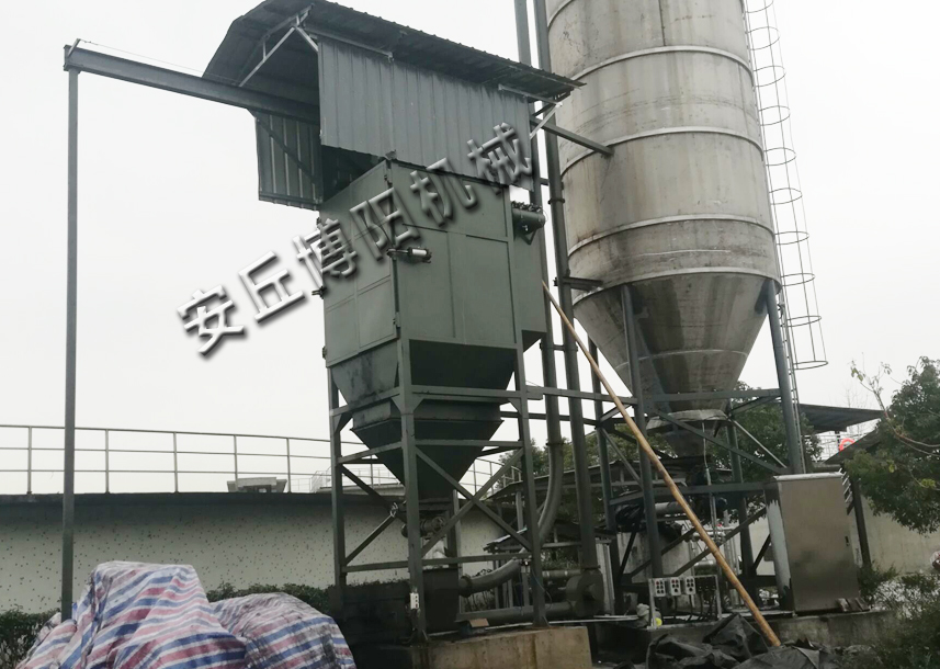 氧化鋁為什（shí）麽要用噸（dūn）袋拆包（bāo）機拆卸（xiè）呢？