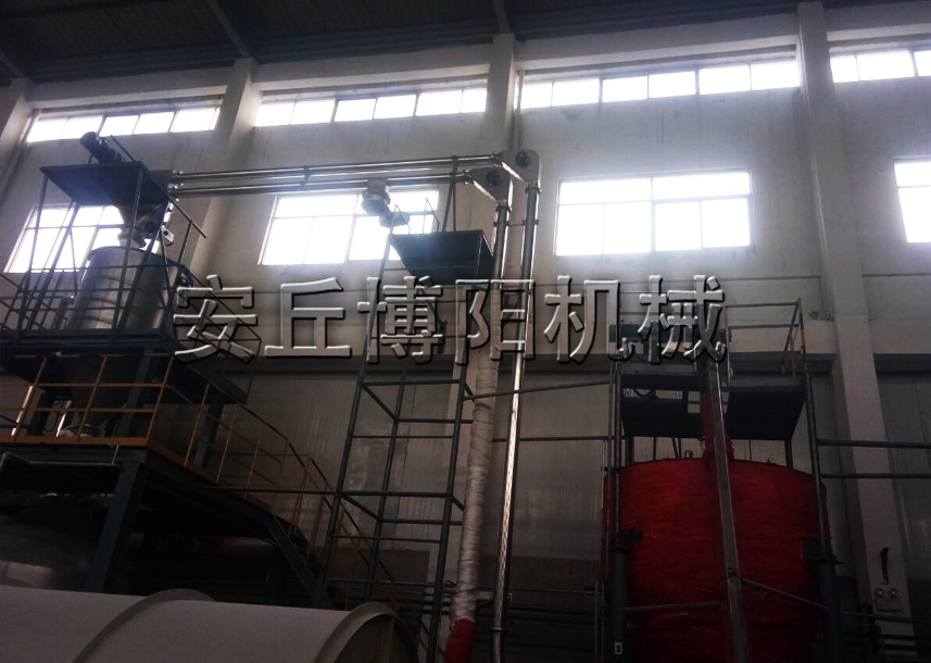 萘粉管鏈式（shì）提升機（jī）在使用時有哪些注意事項呢？