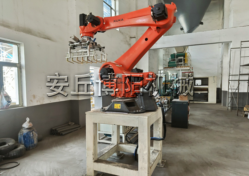 粉煤灰自動碼垛（duǒ）機器人 自動碼垛機的工作步驟和特點