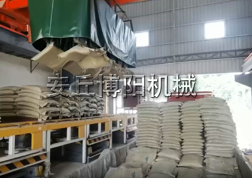 50kg編織袋桁架式自動裝車機的特點是（shì）什麽？