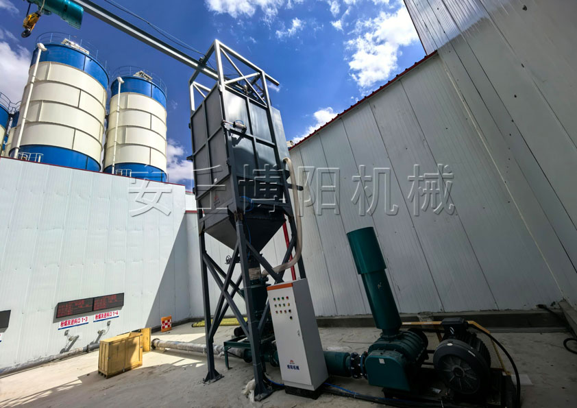 水泥(ní)噸袋拆包(bāo)機工作原理 無塵噸袋拆袋機性能特點